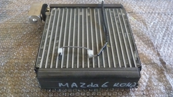 Радиатор кондера салонный mazda 6